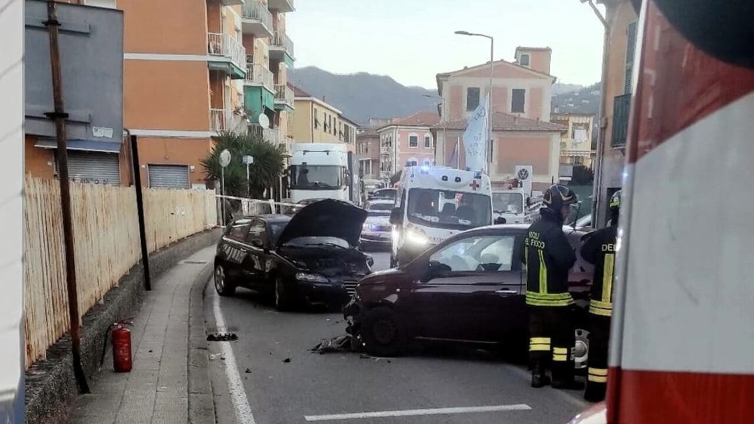 incidente via piacenza chiavari-3.jpg - {incidente via piacenza chiavari-3.jpg} - [68018]