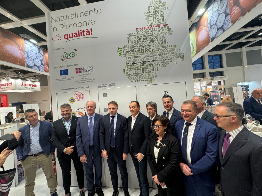 Berlino Fruit Logistica con Lollobrigida.jpg - {Berlino Fruit Logistica con Lollobrigida.jpg} - [69070]