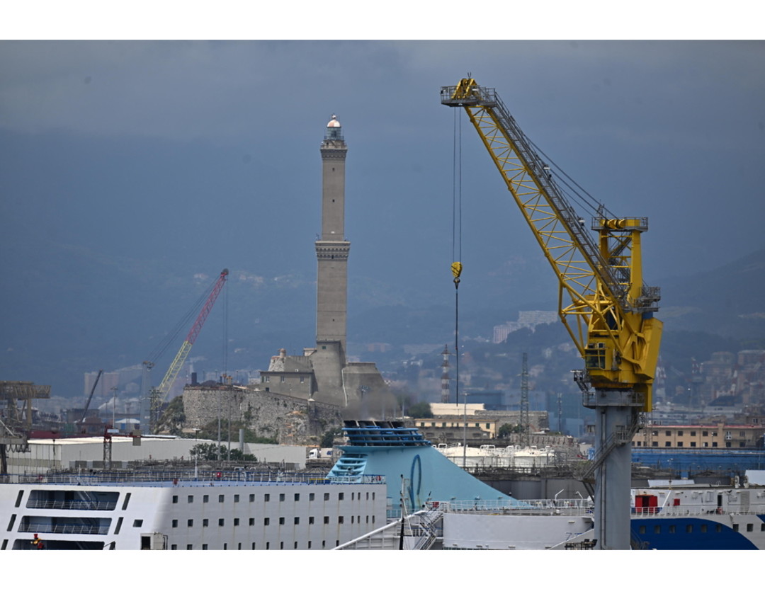 ANSAOperaio-morto-in-porto-Genova-in-cantiere-di-riparazioni.jpg - {ANSAOperaio-morto-in-porto-Genova-in-cantiere-di-riparazioni.jpg} - [69078]