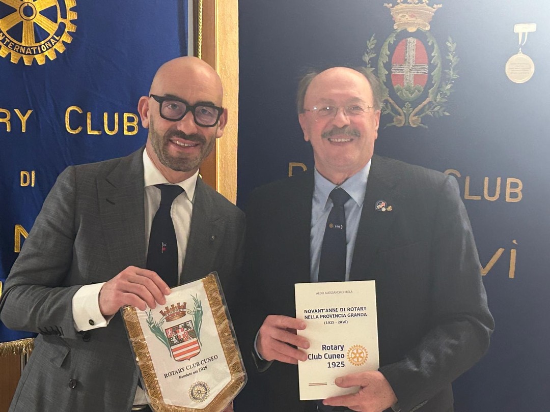 Immagine Rotary club Cuneo con Bassetti.jpg - {Immagine Rotary club Cuneo con Bassetti.jpg} - [69118]
