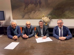 Immagine Firma protocollo MRSN e APAM_Da sx_ (3041199).jpg - {Immagine Firma protocollo MRSN e APAM_Da sx_ (3041199).jpg} - [71044]