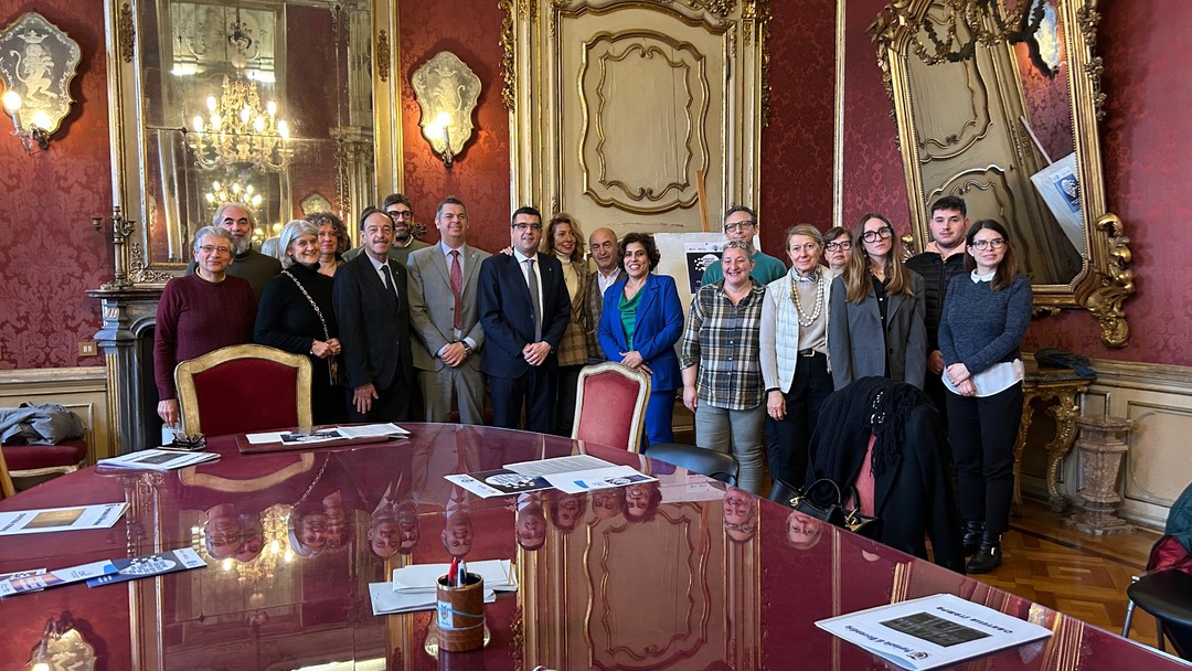 Foto Conferenza.jpg - {Foto Conferenza.jpg} - [71124]