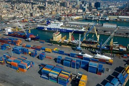 porto genova.jpg - {porto genova.jpg} - [71404]