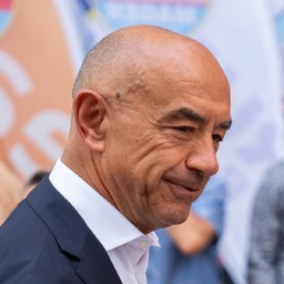 alessandro mager.jpg - {alessandro mager.jpg} - [7144]