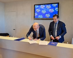 Foto firma.jpg - {Foto firma.jpg} - [71876]