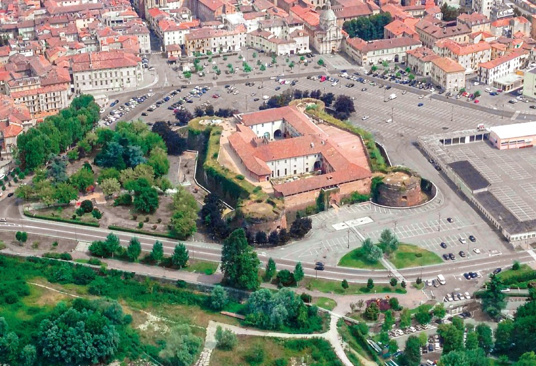 castello2.jpg - {castello2.jpg} - [71980]