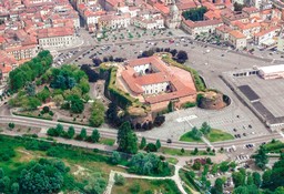 castello2.jpg - {castello2.jpg} - [71980]