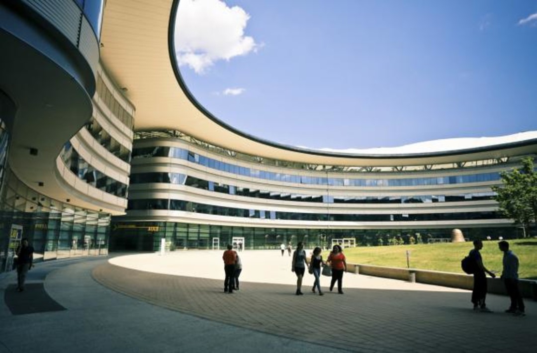 CampusLuigiEinaudi.jpg - {CampusLuigiEinaudi.jpg} - [72308]