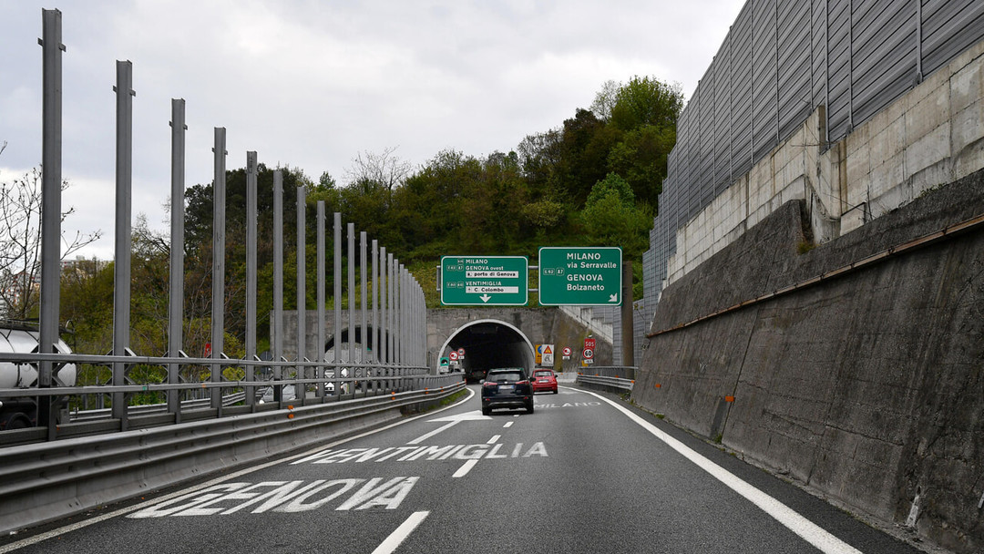barriere fonoassorbenti autostrada.jpeg - {barriere fonoassorbenti autostrada.jpeg} - [72468]