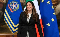 AlessandraLocatelli.jpeg - {AlessandraLocatelli.jpeg} - [73381]