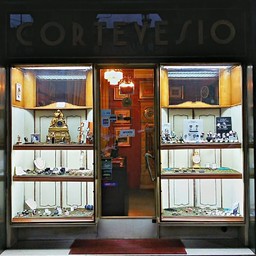 Chiude la storica gioielleria.jpg - {Chiude la storica gioielleria.jpg} - [74126]