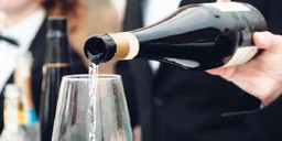 vino-spumante-bianco-moscato-d-asti-docg-abbinamenti.jpeg - {vino-spumante-bianco-moscato-d-asti-docg-abbinamenti.jpeg} - [74174]