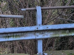 Guard rail.jpg - {Guard rail.jpg} - [74790]