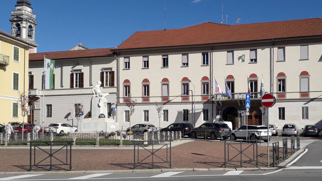 Municipio Arona.jpg - {Municipio Arona.jpg} - [75649]
