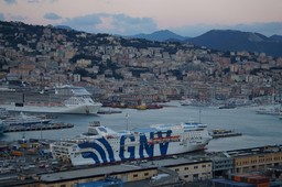GNV_nave in porto_1.JPG - {GNV_nave in porto_1.JPG} - [7568]