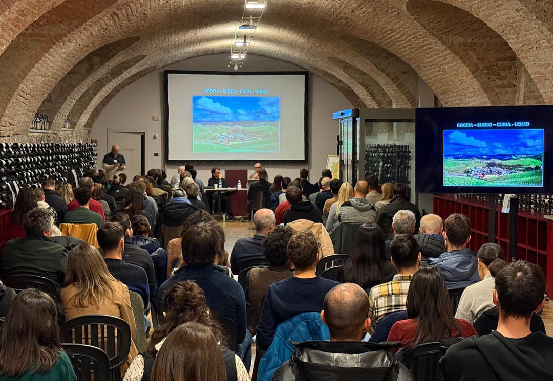 EnotecaBarolo_Incontro27febbraio2025.jpg - {EnotecaBarolo_Incontro27febbraio2025.jpg} - [75729]