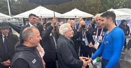 Ganna con Mattarella.png - {Ganna con Mattarella.png} - [7616]
