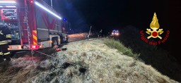 vigili-del-fuoco-notte-908179.jpg - {vigili-del-fuoco-notte-908179.jpg} - [76218]
