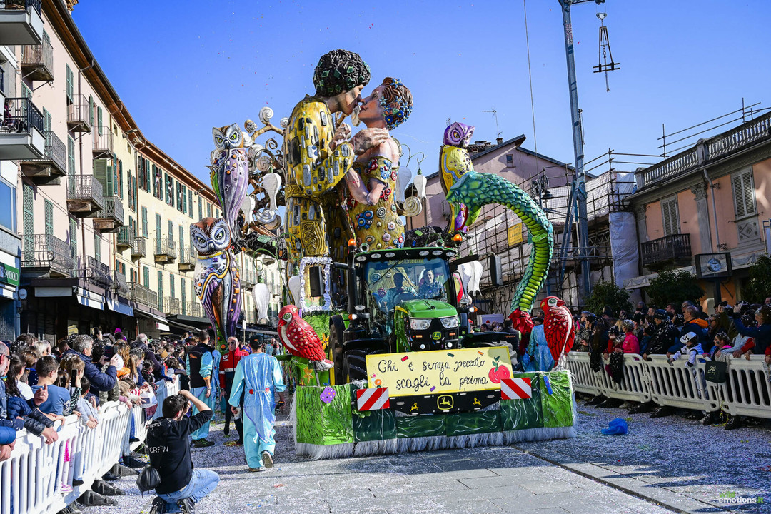 Carro carnevale.jpg - {Carro carnevale.jpg} - [78165]