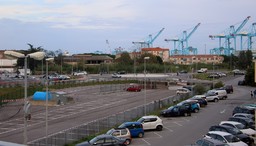 Vado Ligure parcheggi.jpg - {Vado Ligure parcheggi.jpg} - [79325]