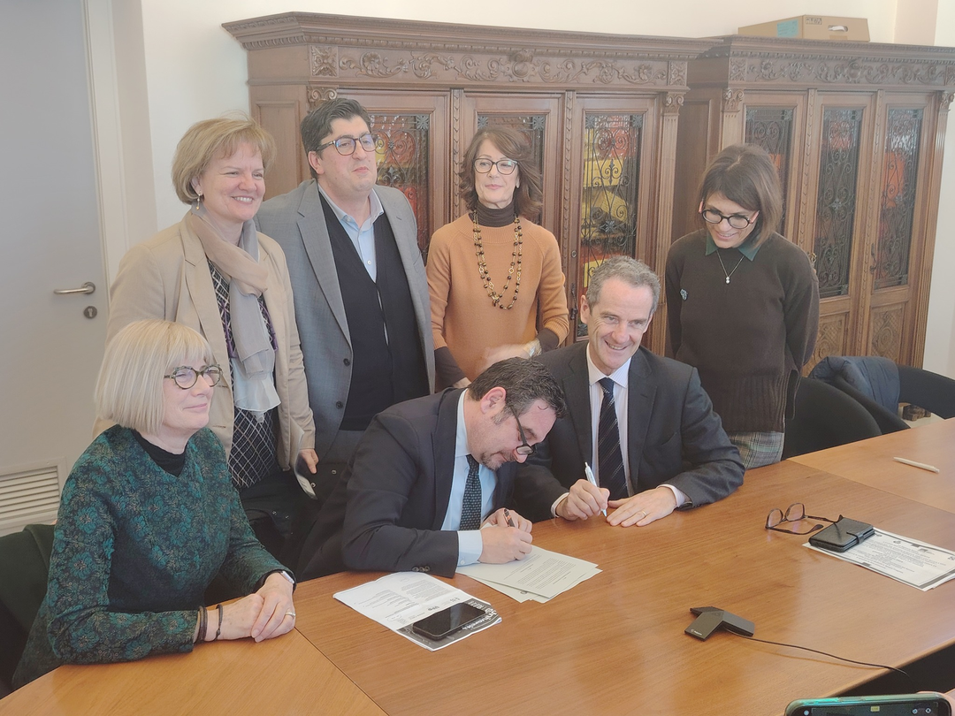 Firma.png - {Firma.png} - [80982]