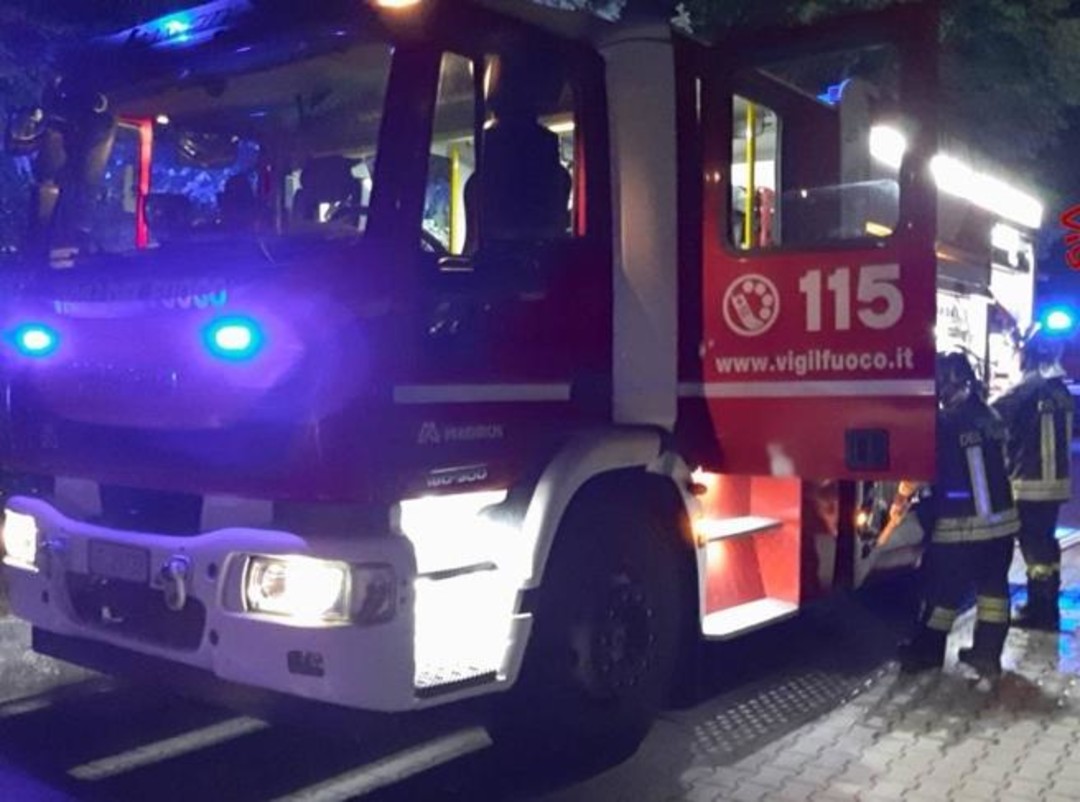 vigili del fuoco.jpg - {vigili del fuoco.jpg} - [81366]
