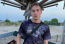 Sacha Chang.jpg - {Sacha Chang.jpg} - [81641]