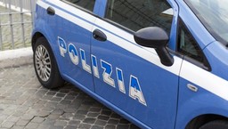 Polizia di stato.jpg - {Polizia di stato.jpg} - [82772]