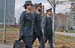 Foto gruppo Guardia di Finanza.jpg - {Foto gruppo Guardia di Finanza.jpg} - [82852]