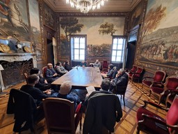 Immagine Incontro con gestori Prestige in sa (3095863).jpg - {Immagine Incontro con gestori Prestige in sa (3095863).jpg} - [82860]