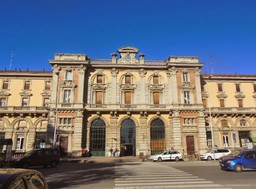 Immagine stazione di Cuneo esterno.jpg - {Immagine stazione di Cuneo esterno.jpg} - [83060]