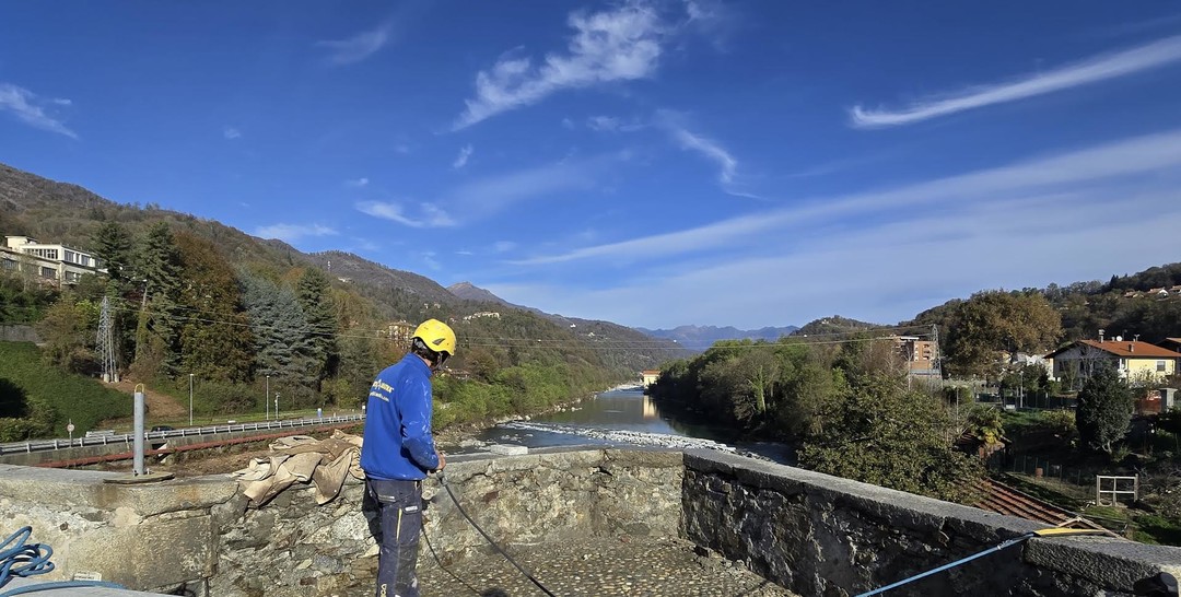 Lavori al ponte storico.jpg - {Lavori al ponte storico.jpg} - [83452]