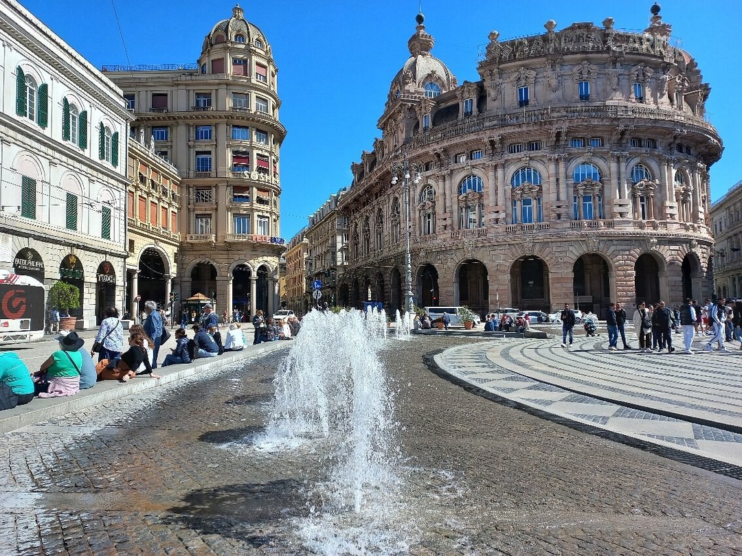 genova.jpg - {genova.jpg} - [83708]