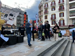 r1.jpg - {r1.jpg} - [83844]