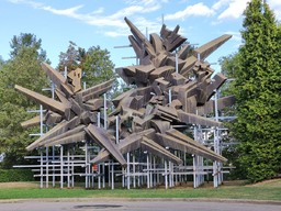 Immagine monumento resistenza Cuneo.jpg - {Immagine monumento resistenza Cuneo.jpg} - [84542]