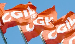 Foto bandiere Cgil.jpg - {Foto bandiere Cgil.jpg} - [84614]