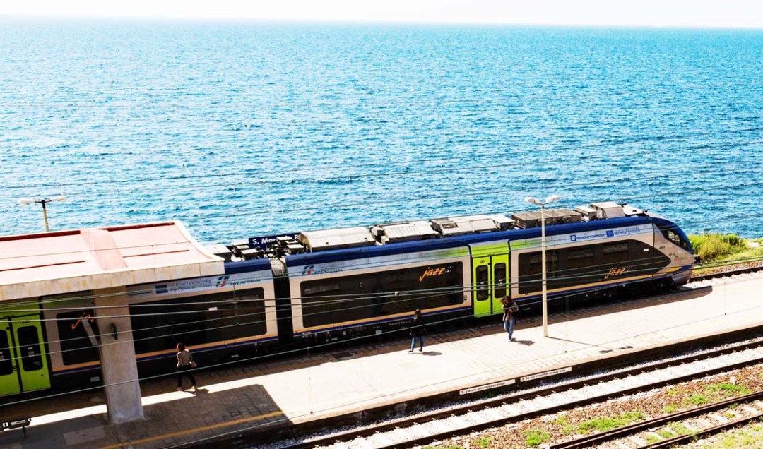Foto treni del mare.jpg - {Foto treni del mare.jpg} - [85046]