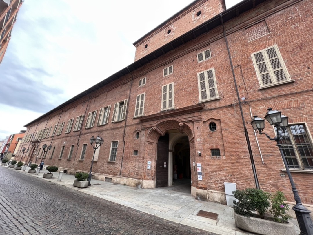 Foto Isral Palazzo Guasco.jpg - {Foto Isral Palazzo Guasco.jpg} - [85382]