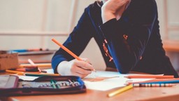 Foto scuola studio studenti.jpg - {Foto scuola studio studenti.jpg} - [85767]