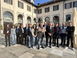 Foto di gruppo.jpg - {Foto di gruppo.jpg} - [86194]