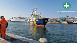 sbarco nave humanity 1 (1).jpeg - {sbarco nave humanity 1 (1).jpeg} - [86306]