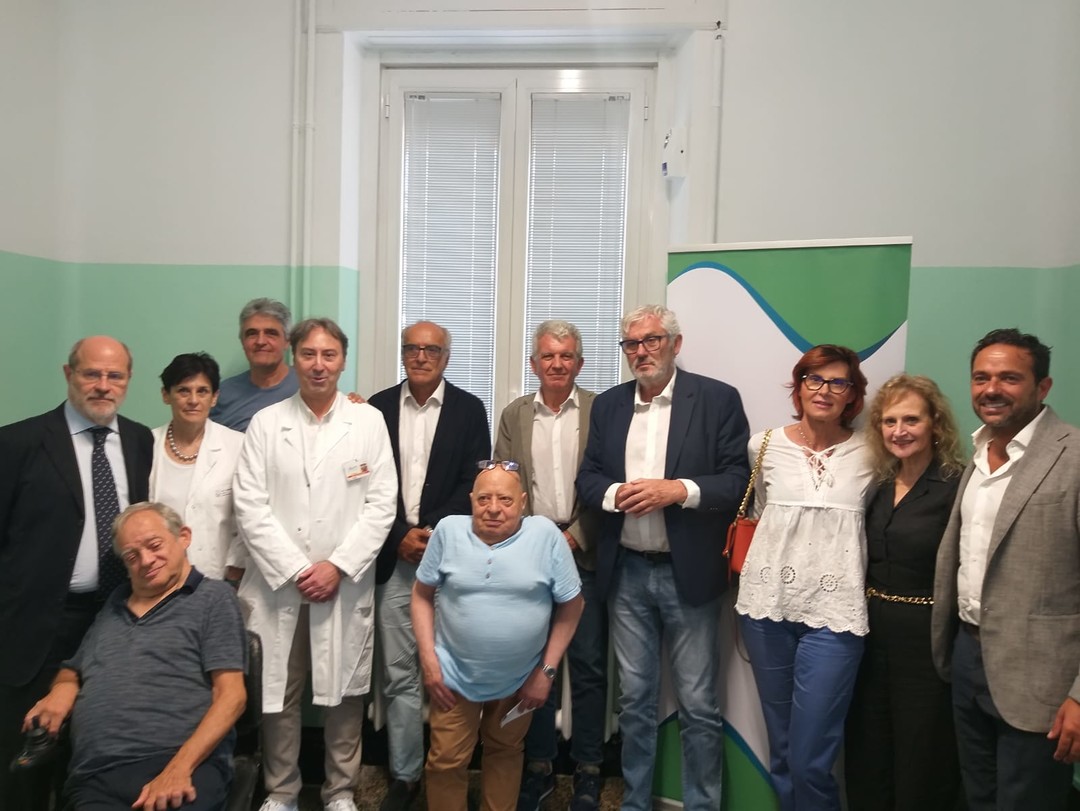 FOTO 3_Foto di gruppo al termine della presentazione.jpeg - {FOTO 3_Foto di gruppo al termine della presentazione.jpeg} - [8648]