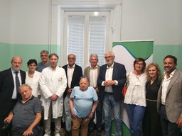 FOTO 3_Foto di gruppo al termine della presentazione.jpeg - {FOTO 3_Foto di gruppo al termine della presentazione.jpeg} - [8648]