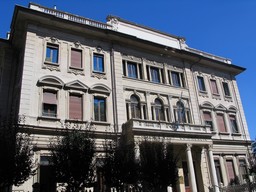 Immagine camera commercio.jpg - {Immagine camera commercio.jpg} - [86742]