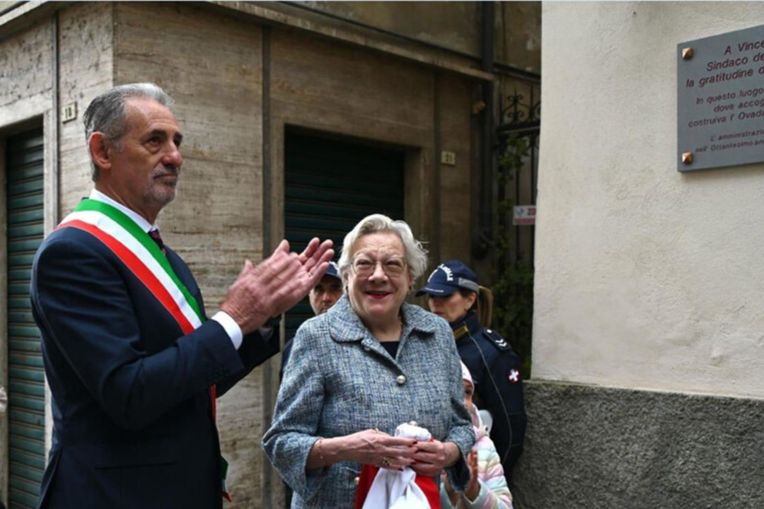 Sindaco ResistenzaTargaOvada.jpg - {Sindaco ResistenzaTargaOvada.jpg} - [87968]