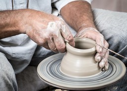 pottery-1139047_640.jpg - {pottery-1139047_640.jpg} - [88176]