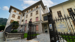 casa salute varallo_ingresso.jpg - {casa salute varallo_ingresso.jpg} - [8880]