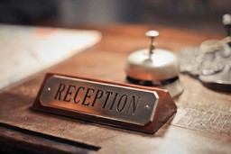 receptionist_notturno_opt.jpg - {receptionist_notturno_opt.jpg} - [88912]