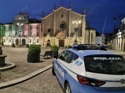 QuesturaAstiPolizia.jpg - {QuesturaAstiPolizia.jpg} - [89000]