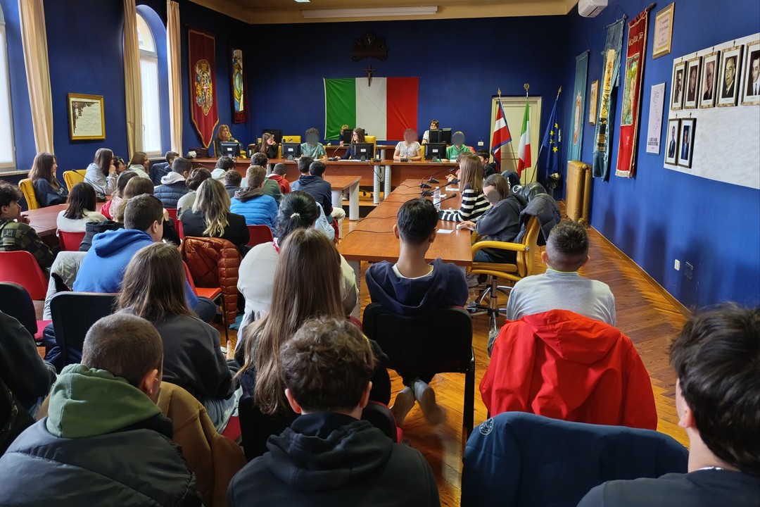 SedutaConsiglioComunaleRagazziCanelli.jpg - {SedutaConsiglioComunaleRagazziCanelli.jpg} - [89008]